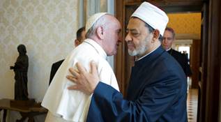 Description: Pope Francis greets Sheikh Ahmed Mohamed el-Tayeb, Egyptian Imam of al-Azhar Mosque at the Vatican.